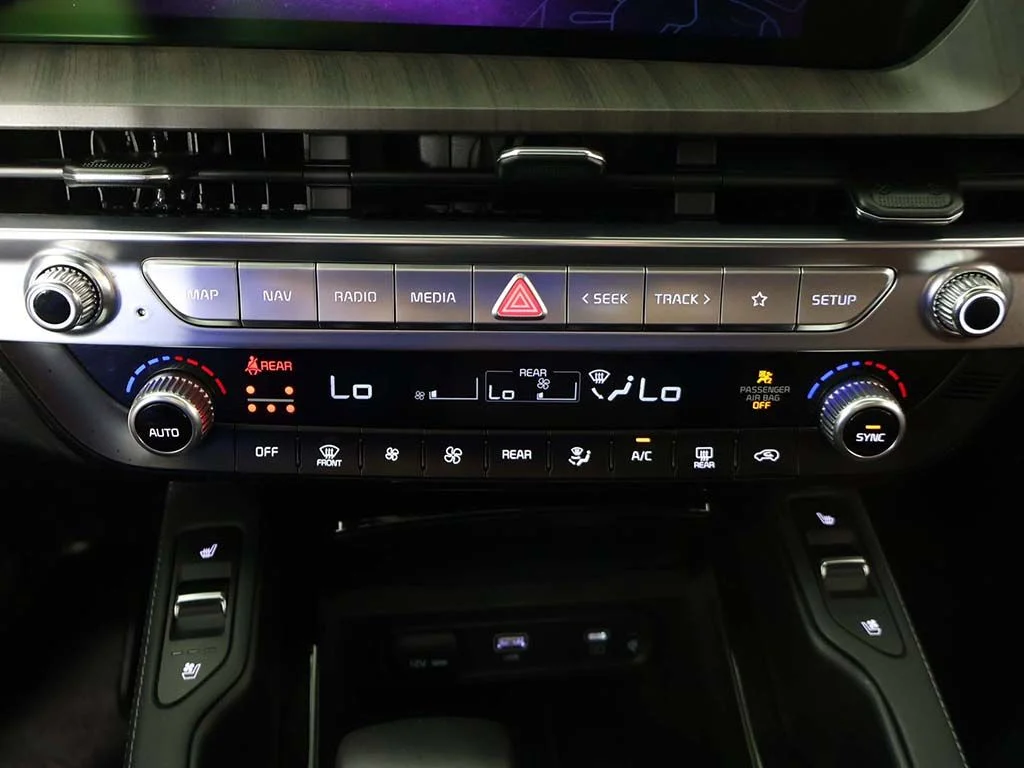 Used 2024 Black Kia SX image 55
