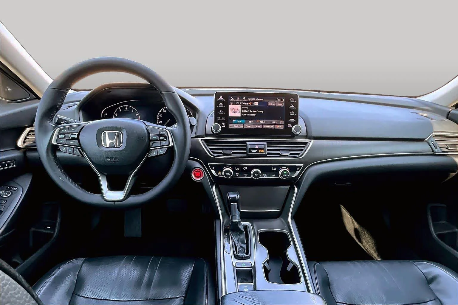 Used 2018 Crystal Black Pearl Honda EX-L 1.5T image 14