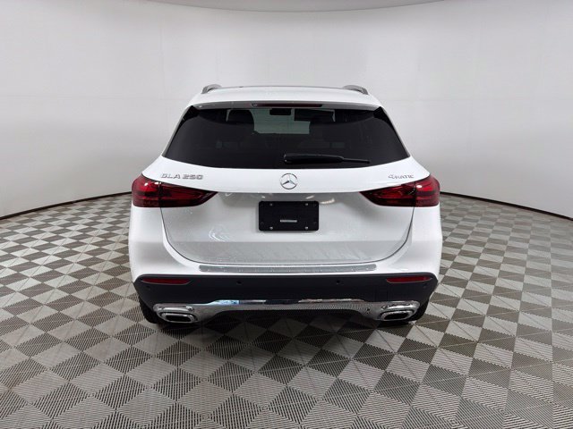 New 2026 Polar White Mercedes-Benz GLA 250 image 18