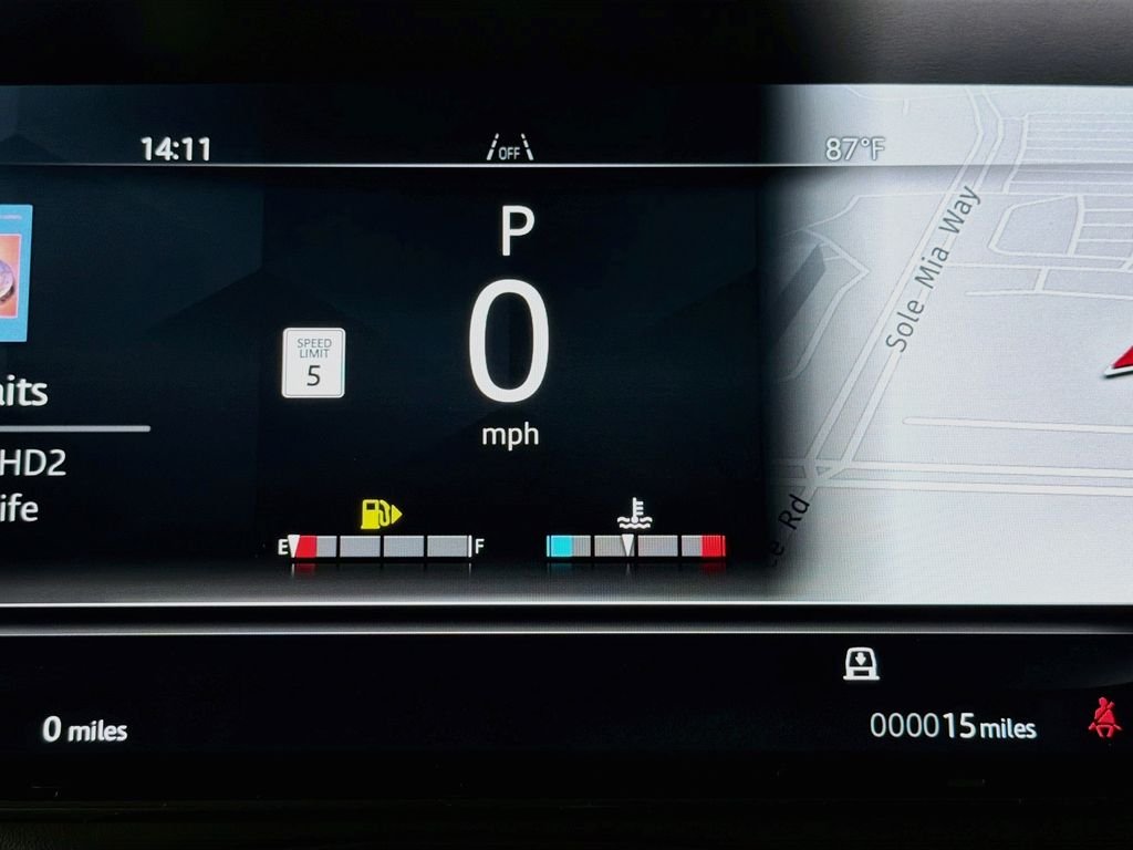 New 2027 Fuji White Land Rover Dynamic SE P400 image 12
