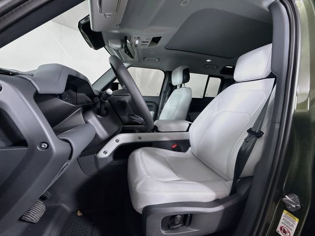New 2026 Woolstone Green Land Rover X-Dynamic SE image 11