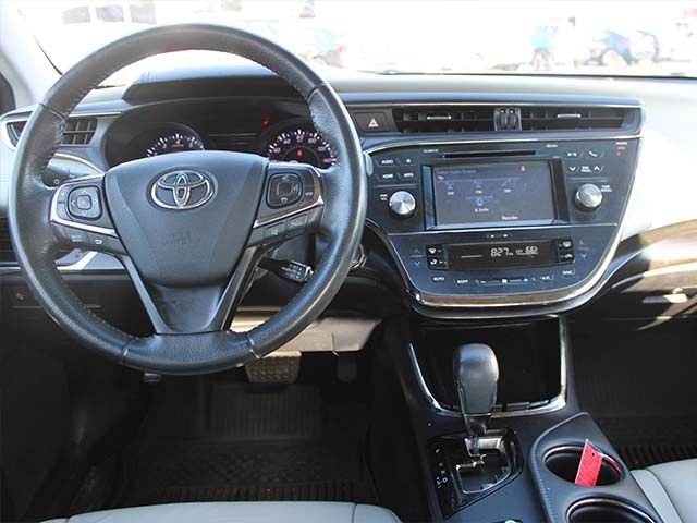 Used 2017 Blizzard Pearl Toyota XLE image 10