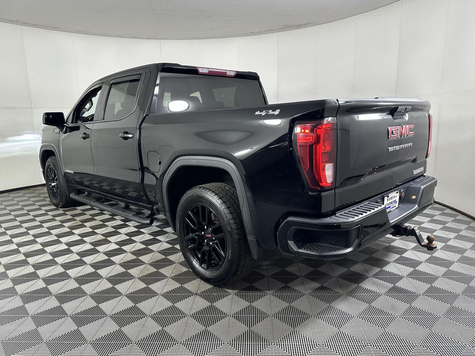Used 2020 Onyx Black GMC Elevation image 8