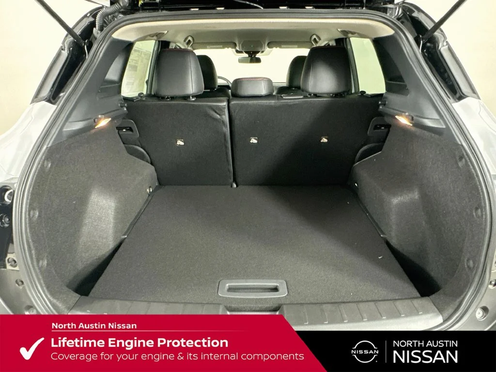 New 2026 White Nissan SR image 29