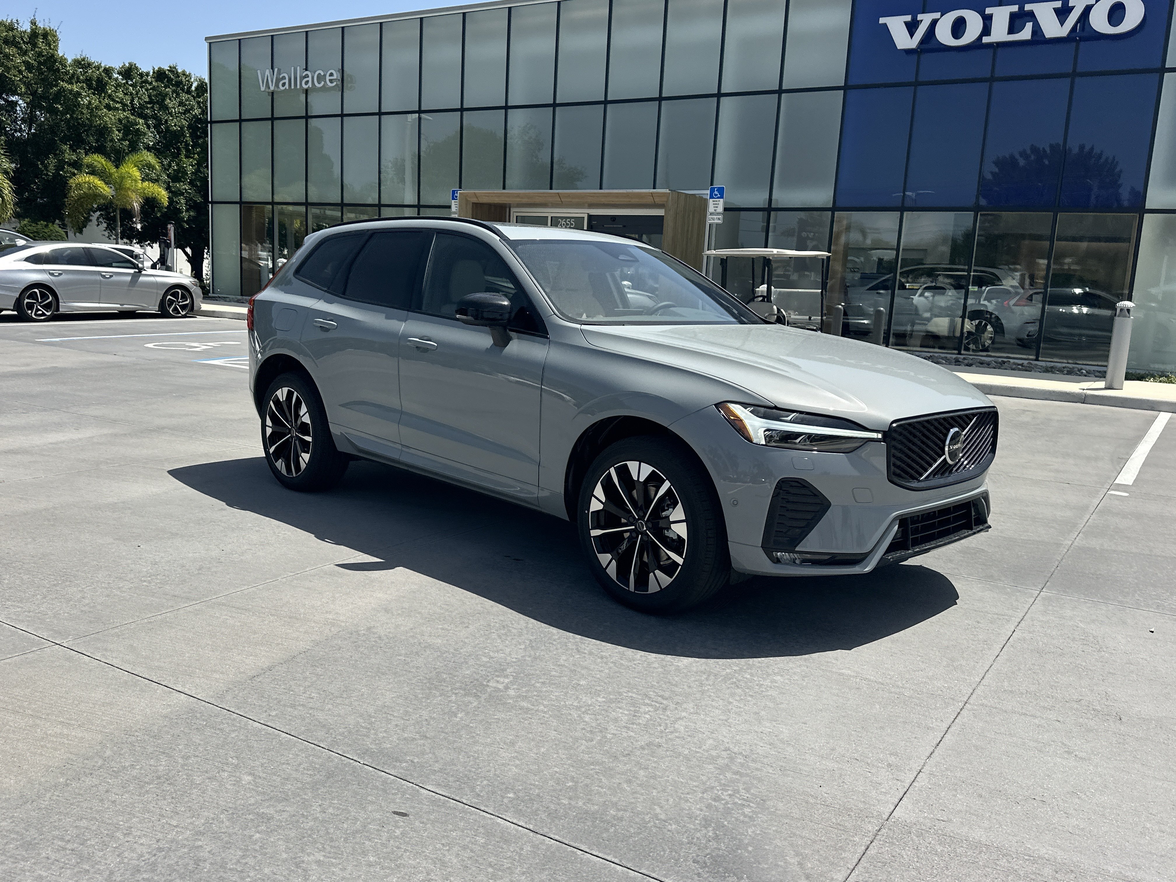 New 2026 Vapour Grey Volvo Plus image 5