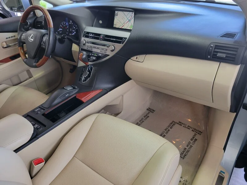 Used 2010 Blue LEXUS FWD 4DR image 16