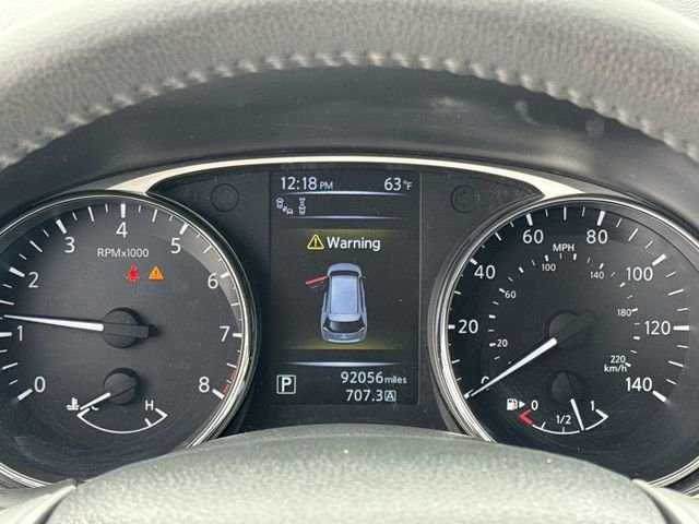 Used 2016 White Nissan SL image 16