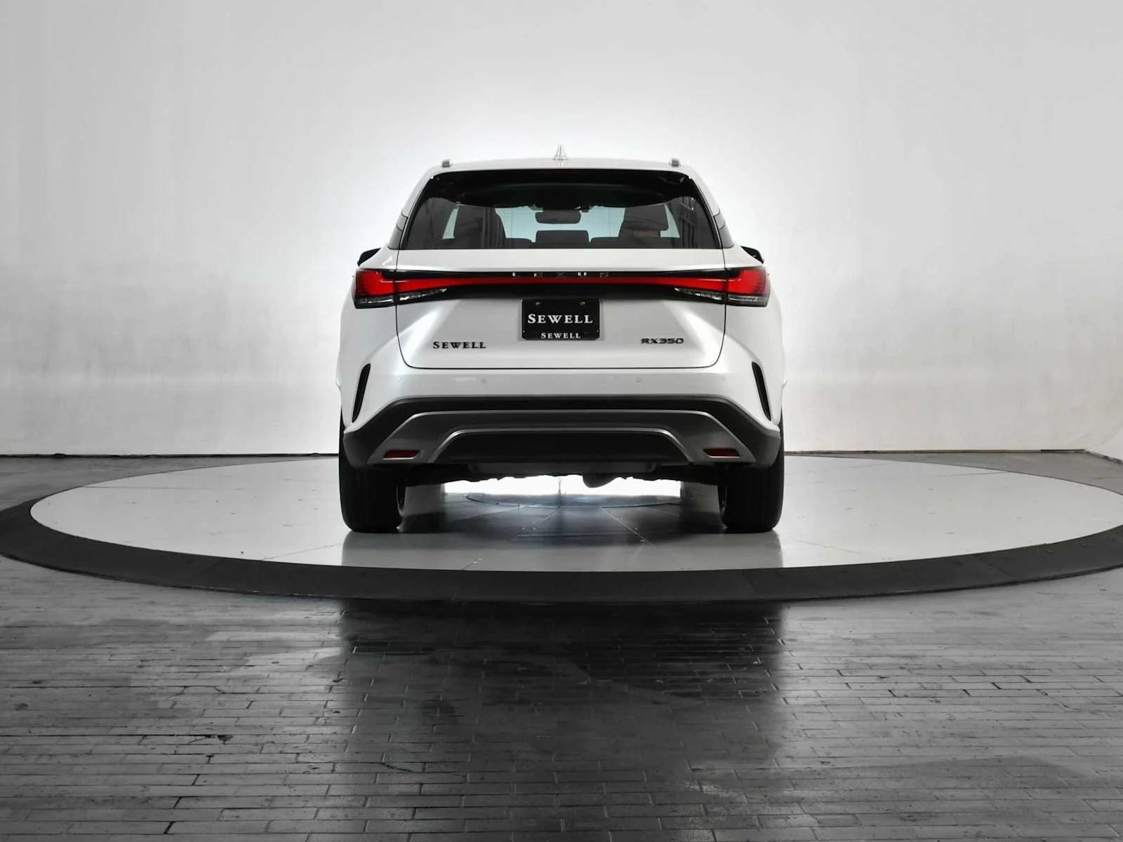 Used 2025 Eminent White Pearl Lexus Premium image 5