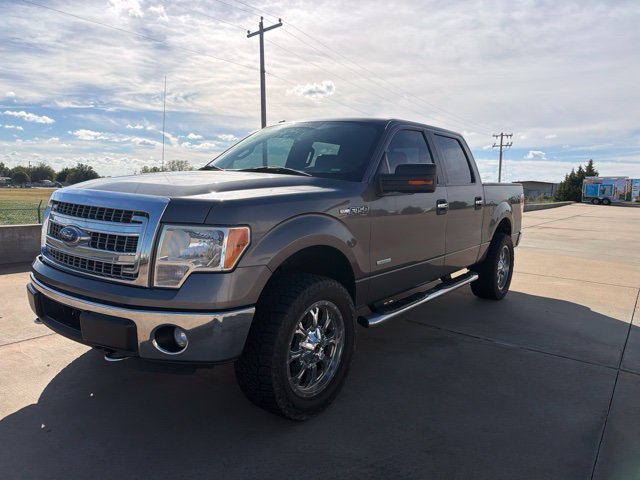 Used 2014 Gray Ford XLT image 1
