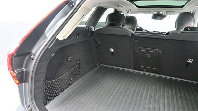 Used 2019 Gray Volvo T6 Momentum image 20