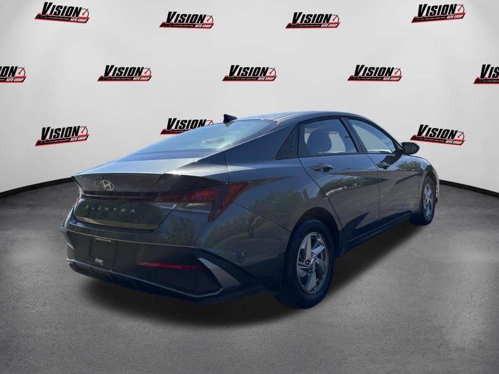 New 2026 Gray Hyundai SE image 5