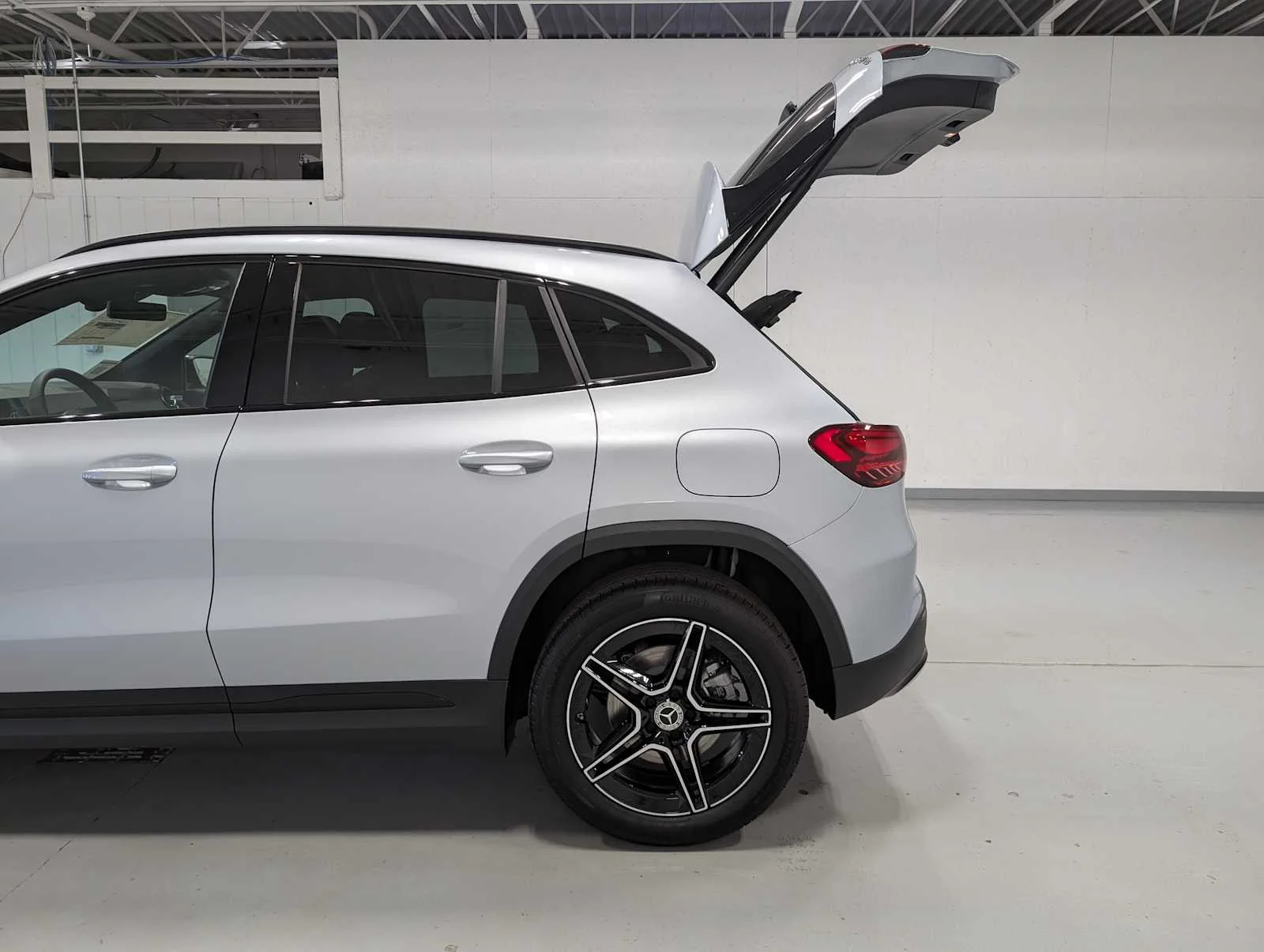 New 2026 Cirrus Silver Metallic Mercedes-Benz GLA 250 image 9
