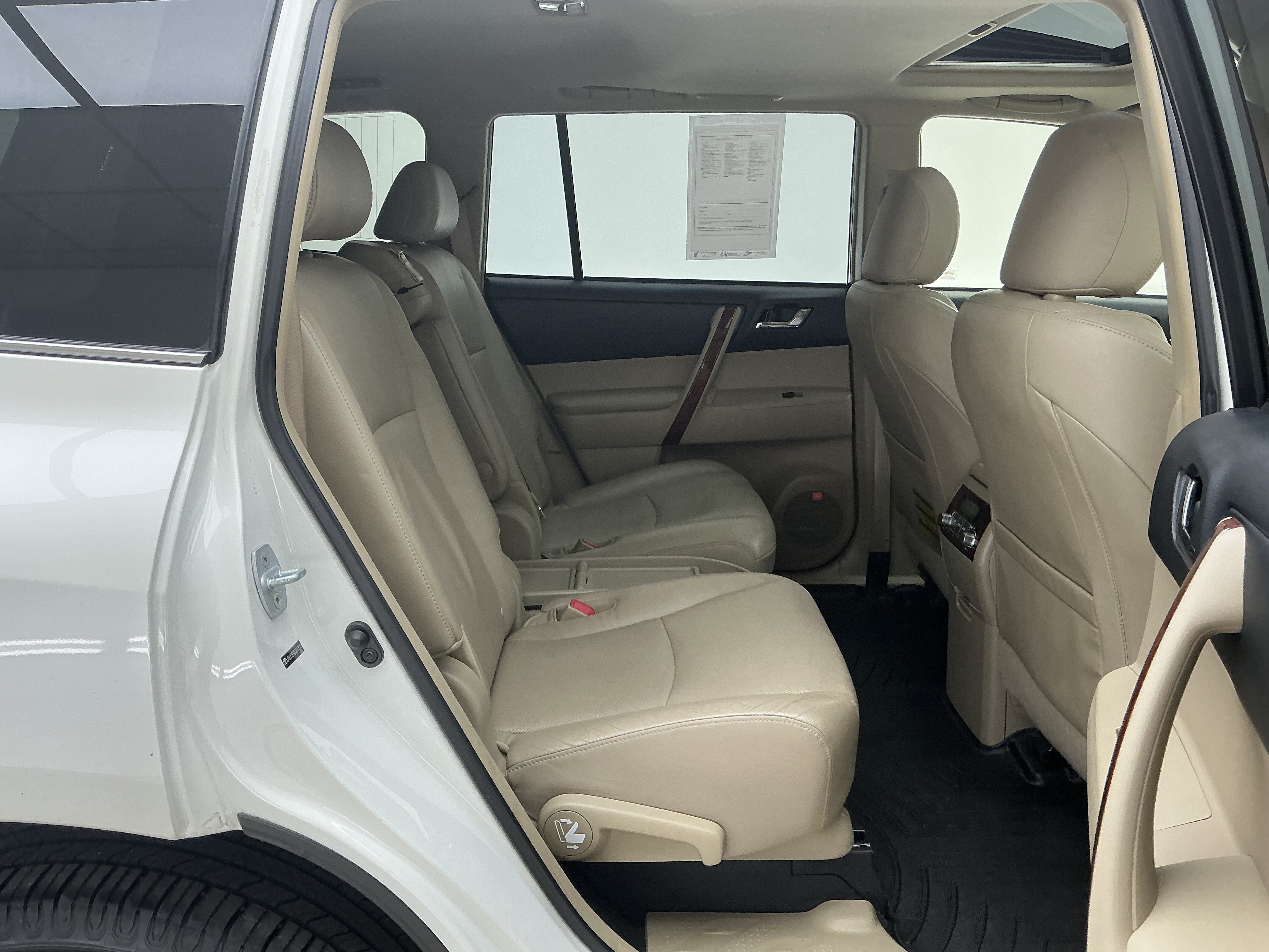 Used 2013 Blizzard Pearl Toyota Limited image 23
