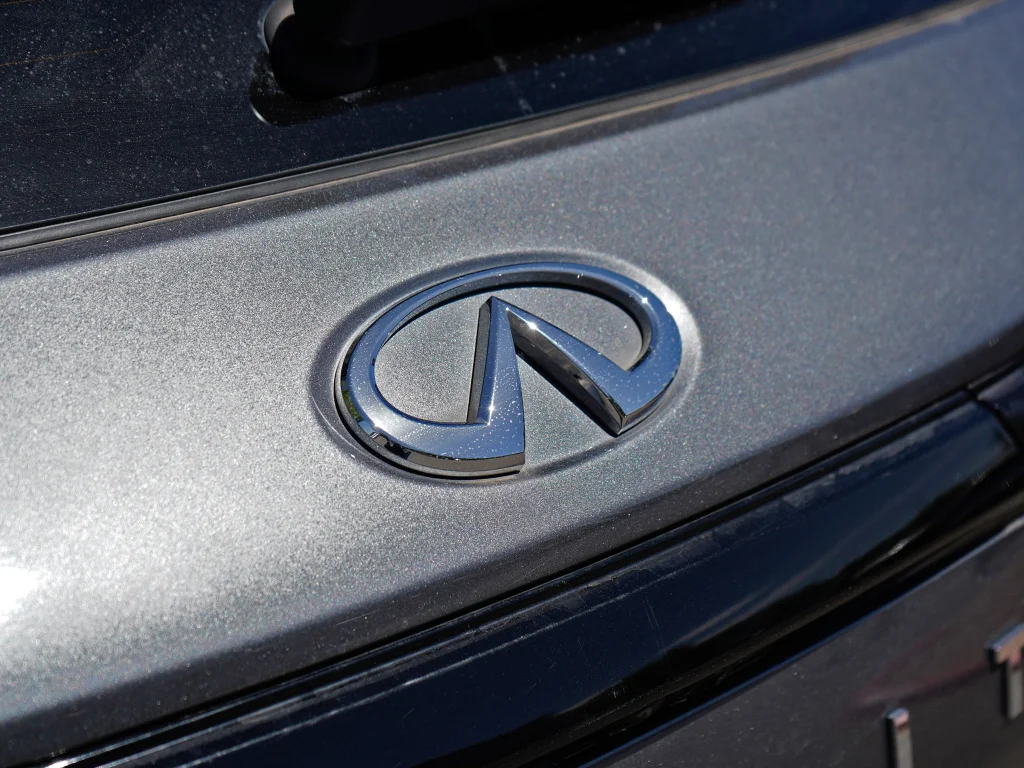 Used 2023 Graphite Shadow INFINITI ESSENTIAL image 9