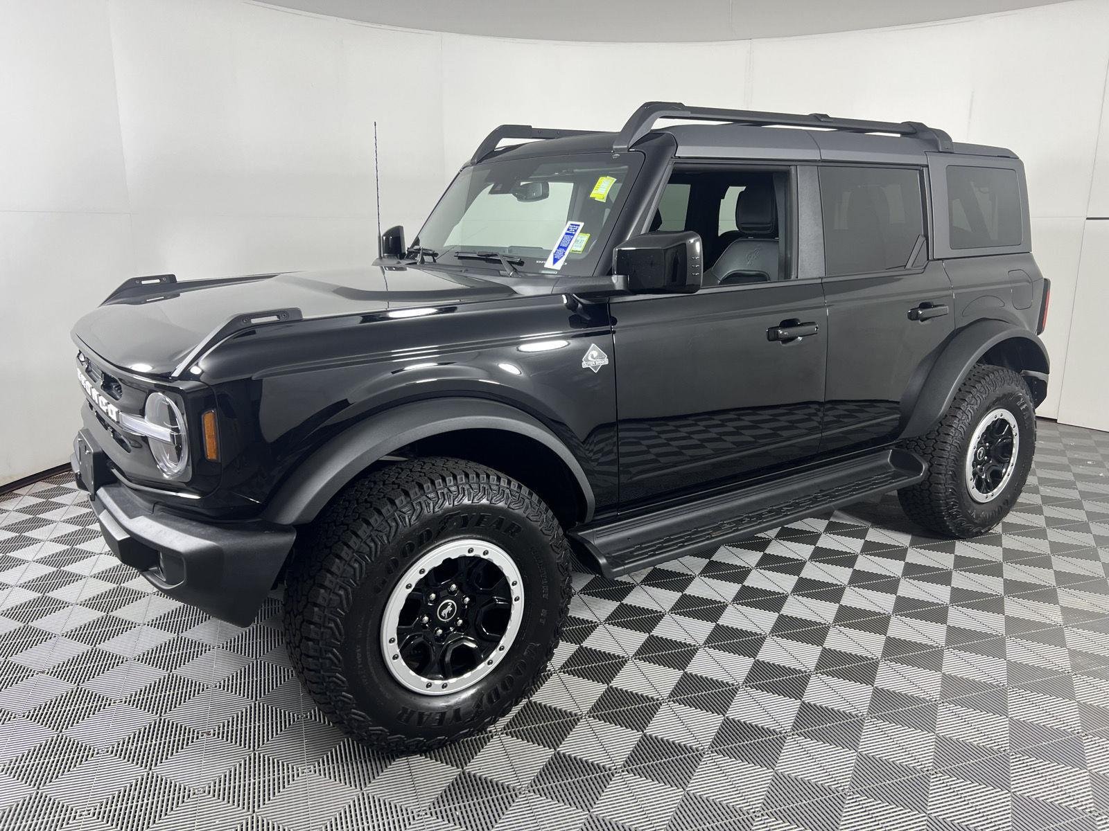 Used 2025 Shadow Black Ford Outer Banks image 6