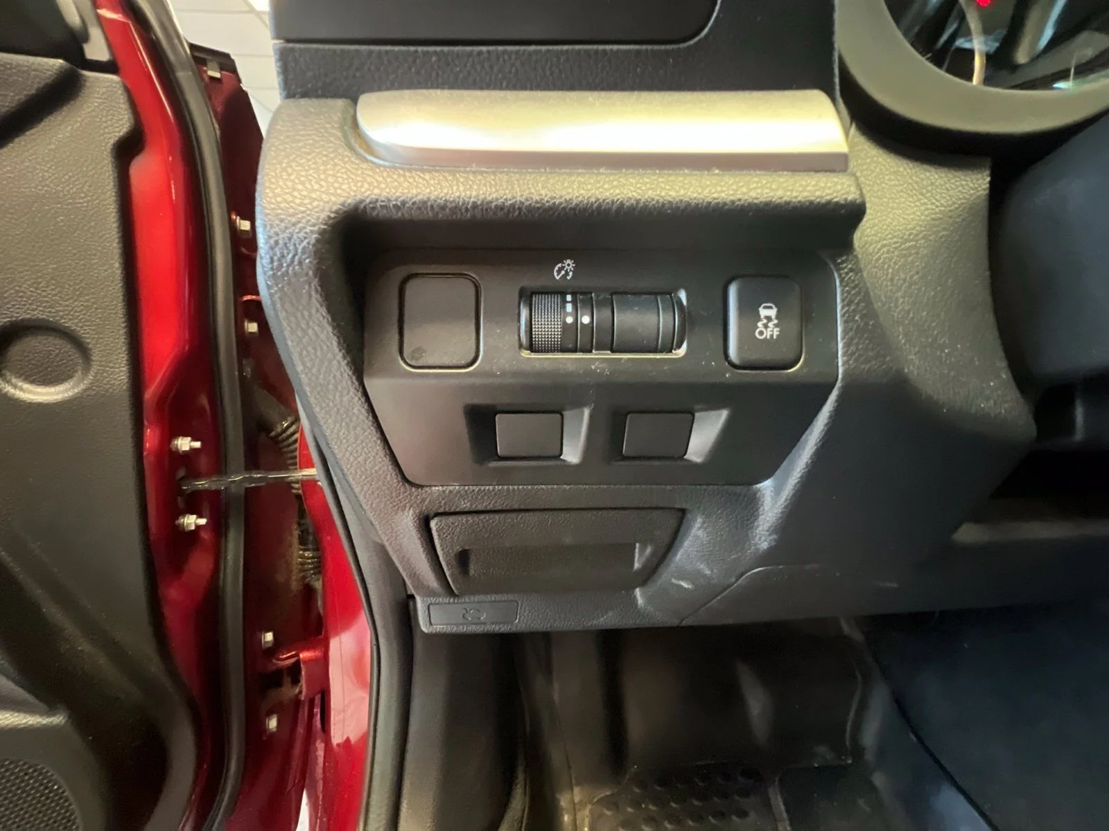 Used 2016 Venetian Red Pearl Subaru 2.0i Premium image 19