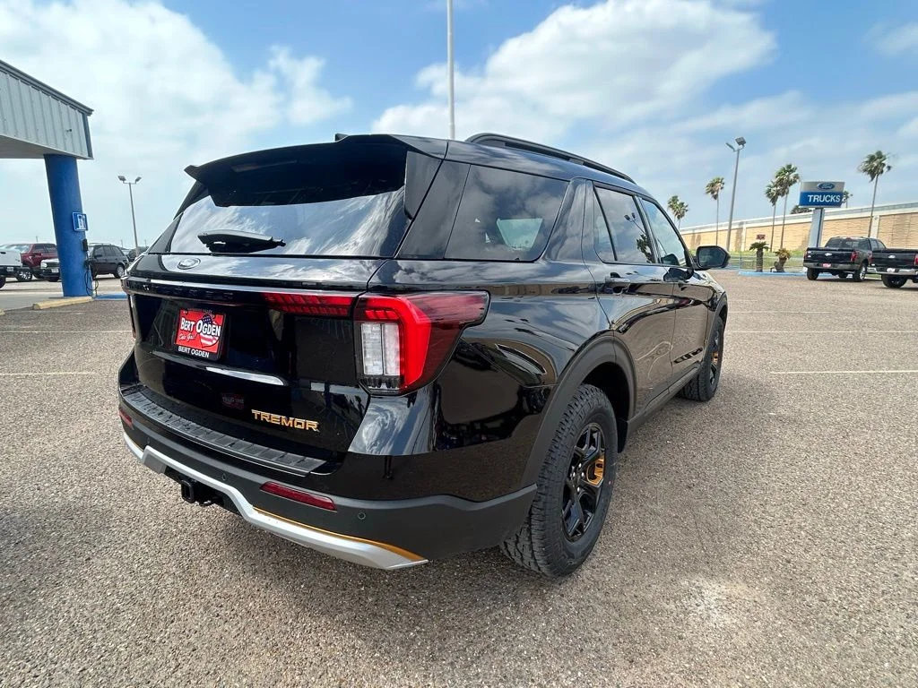 New 2026 Agate Black Metallic Ford Tremor® image 7