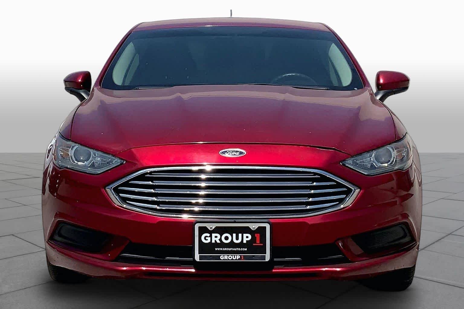 Used 2018 Ruby Red Metallic Tinted Clearcoat Ford SE image 4