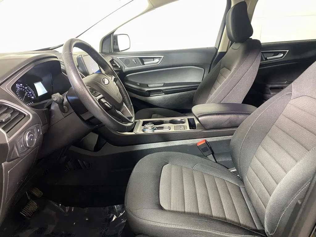Used 2022 Black Ford SEL image 24