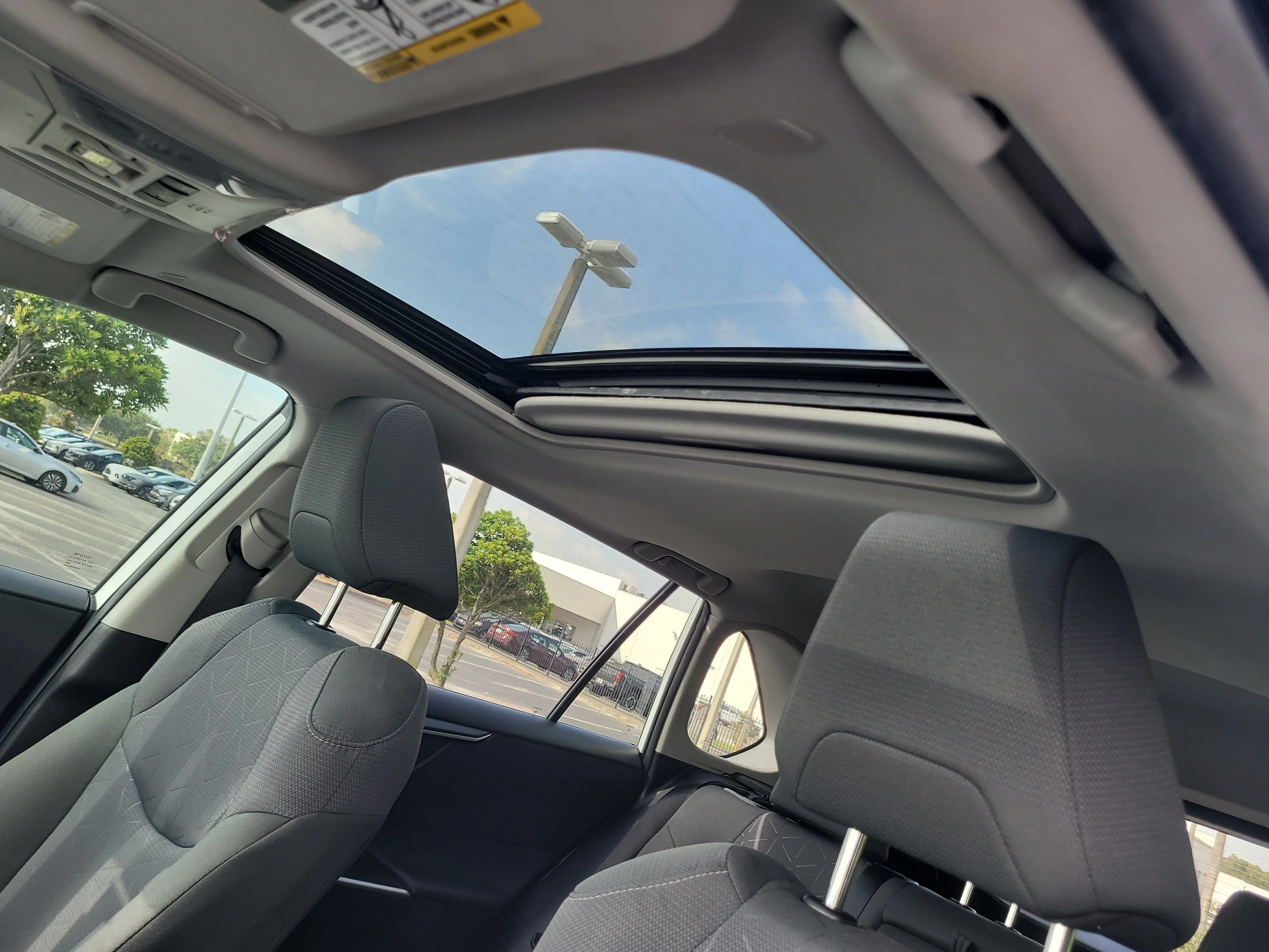 Certified Used 2025 Ice Toyota Hybrid XLE image 22