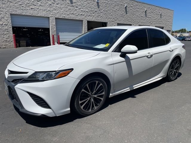 Used 2018 White Toyota SE image 3