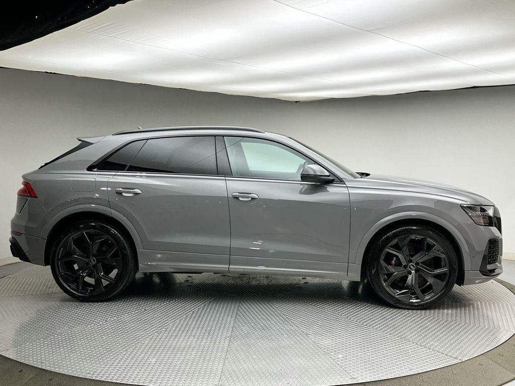 Used 2023  Audi 4.0T image 14