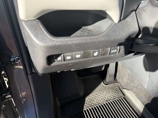 2024 Toyota RAV4 XLE Premium - Photo 11