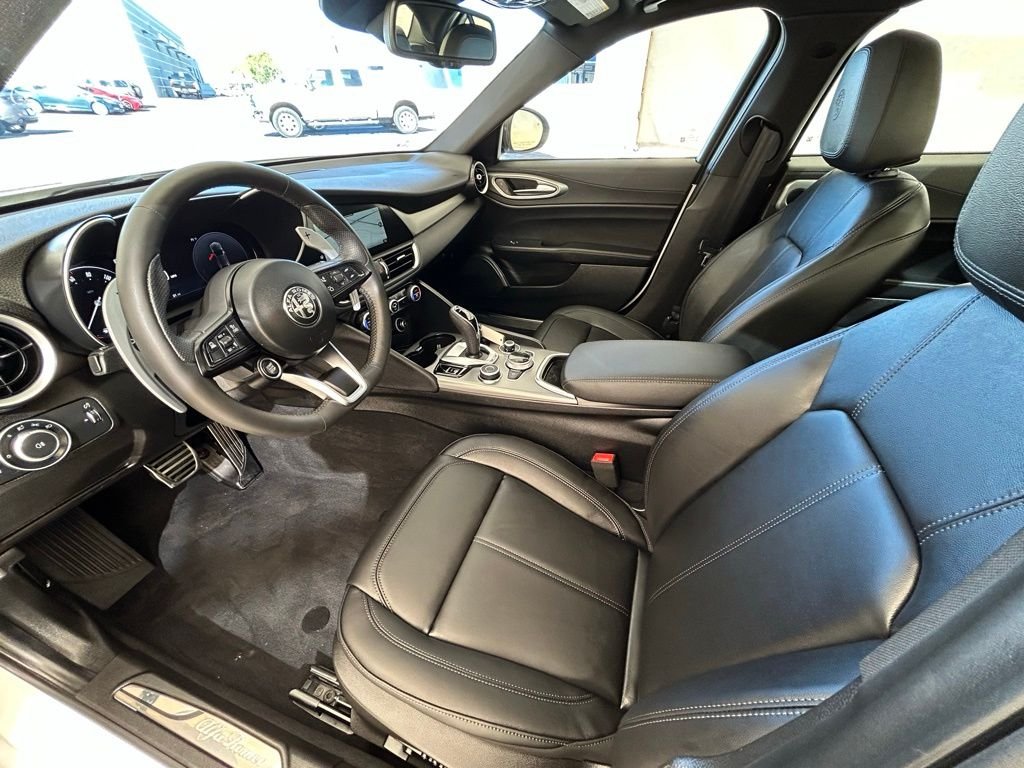 2025 Alfa Romeo Giulia Base - Photo 27