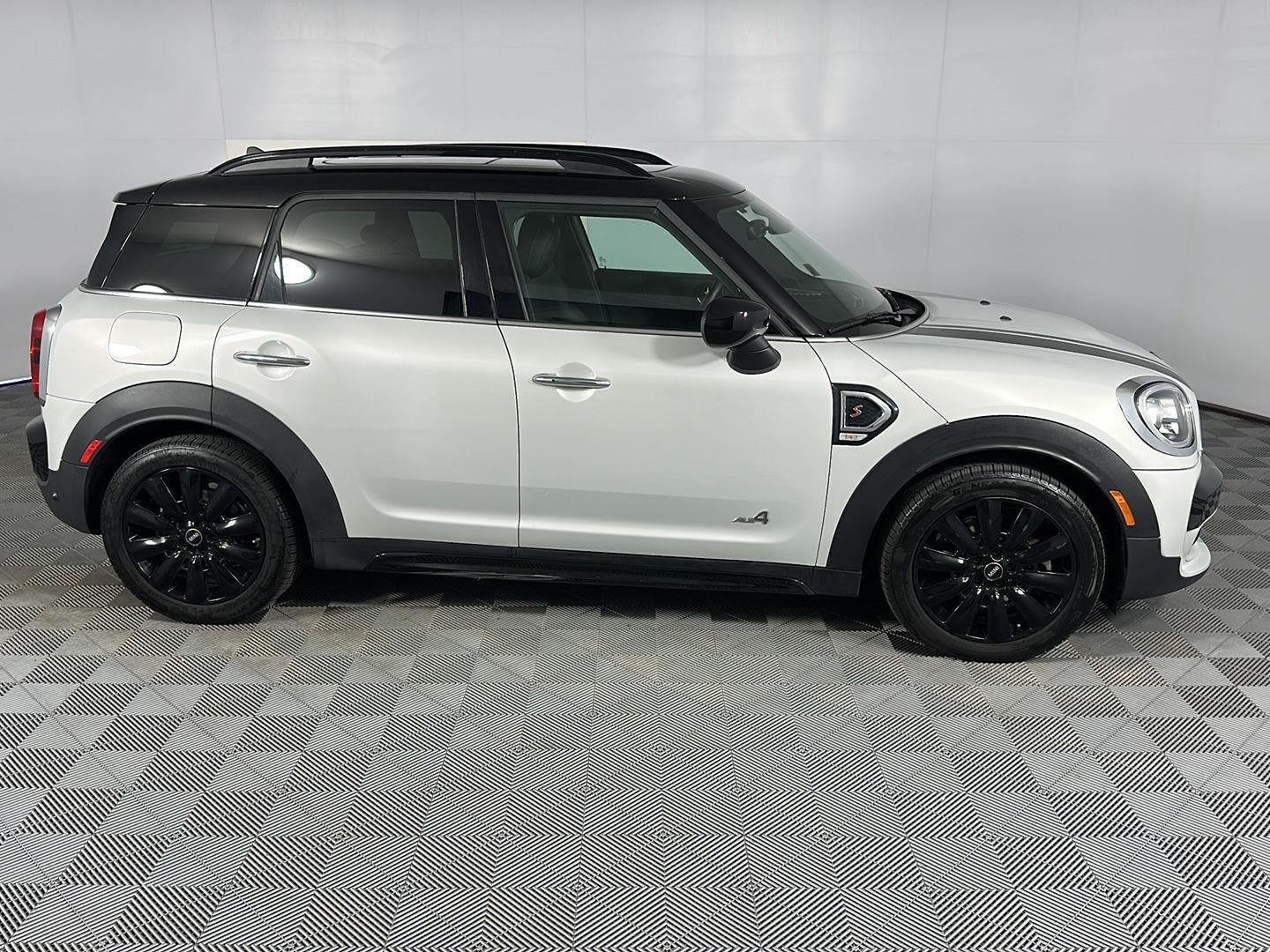 Used 2020 White SIlver Edition MINI Cooper S image 4