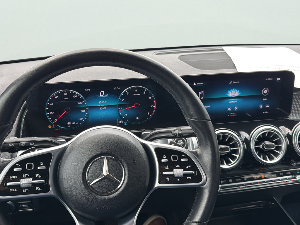 Used 2022  Mercedes-Benz GLB 250 image 14