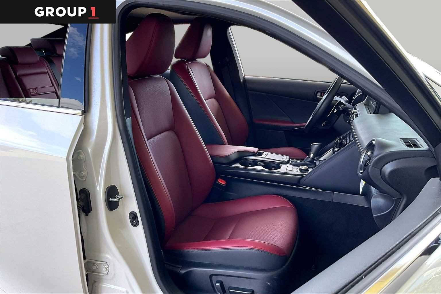 Used 2023 Eminent White Pearl Lexus  image 8