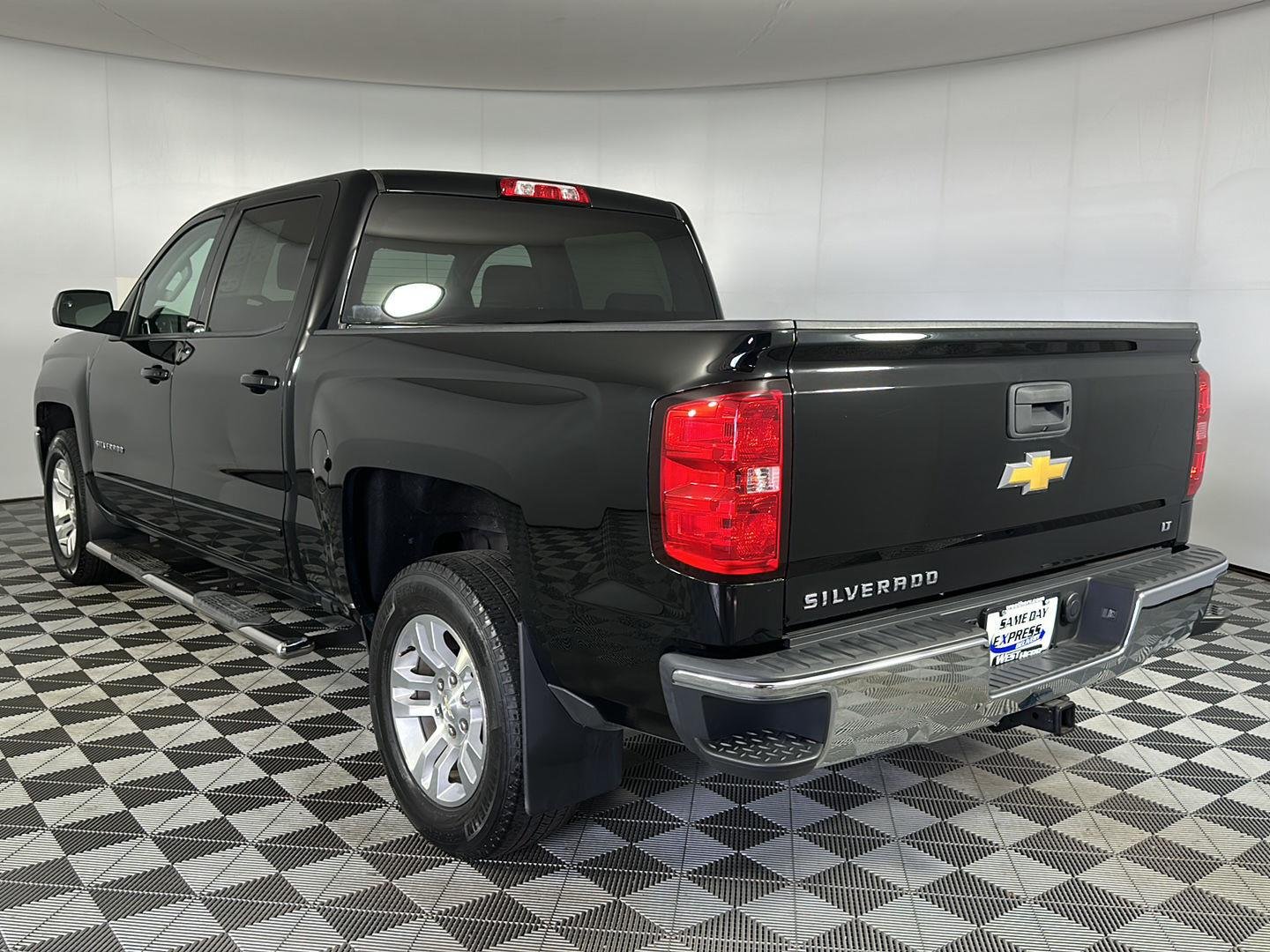 Used 2018 Black Chevrolet LT image 4