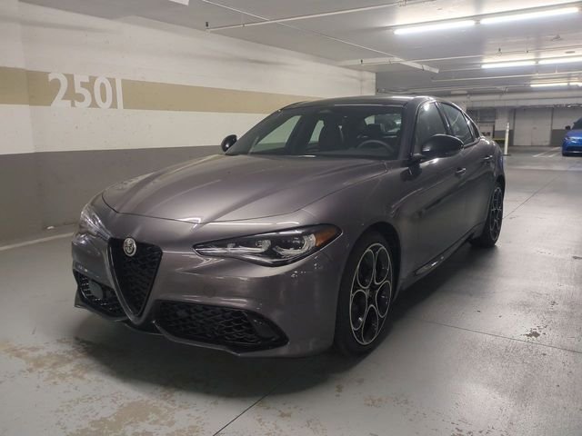 2025 Alfa Romeo Giulia Base - Photo 3
