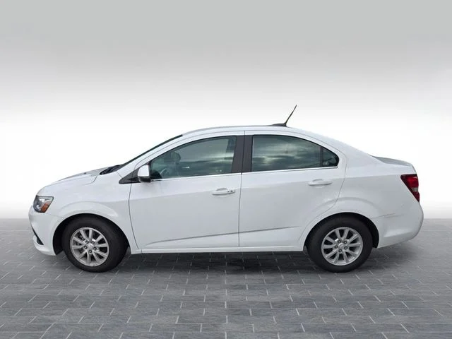 Used 2020 White Chevrolet LT image 3