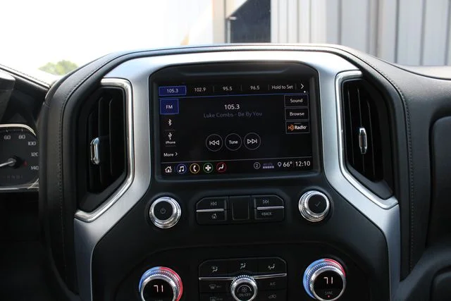 Used 2020 White GMC Elevation image 16