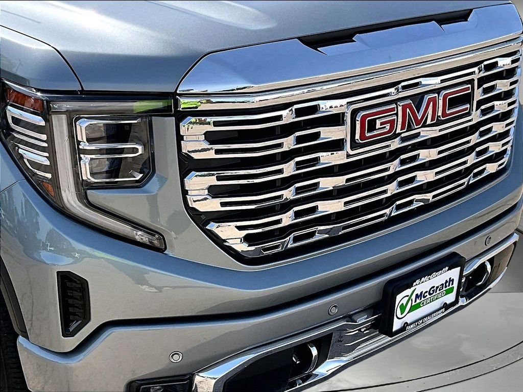 Used 2024 Silver GMC Denali image 34