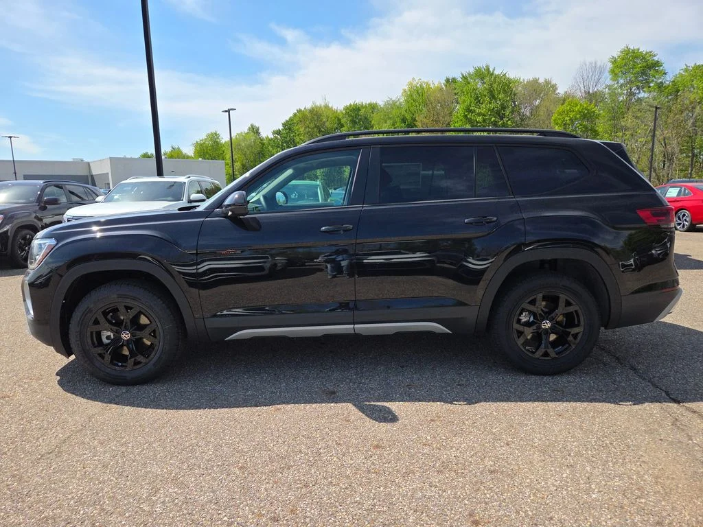 New 2026 Deep Black Pearl Volkswagen 2.0T Peak Edition image 6