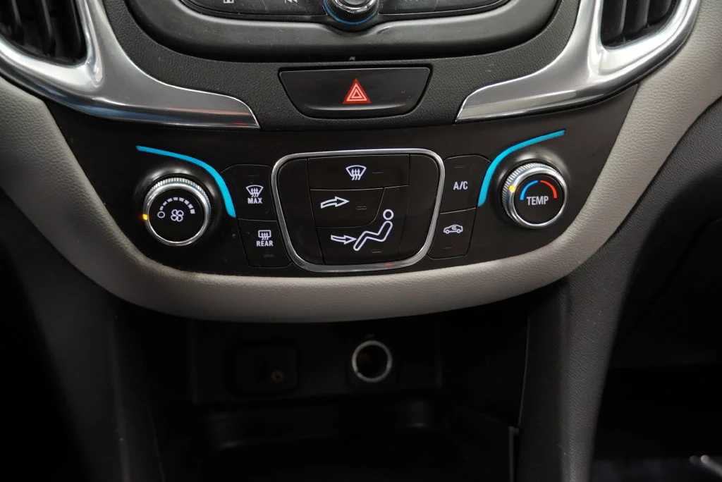 Used 2018 PEPPERDUST METALLIC Chevrolet LT image 26