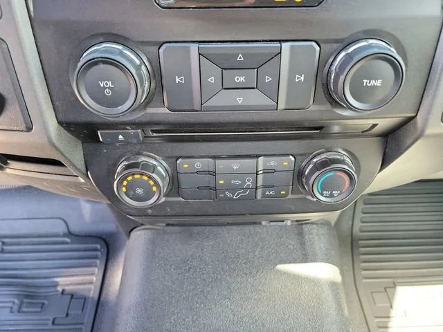 Used 2017 Oxford White Ford XL image 17