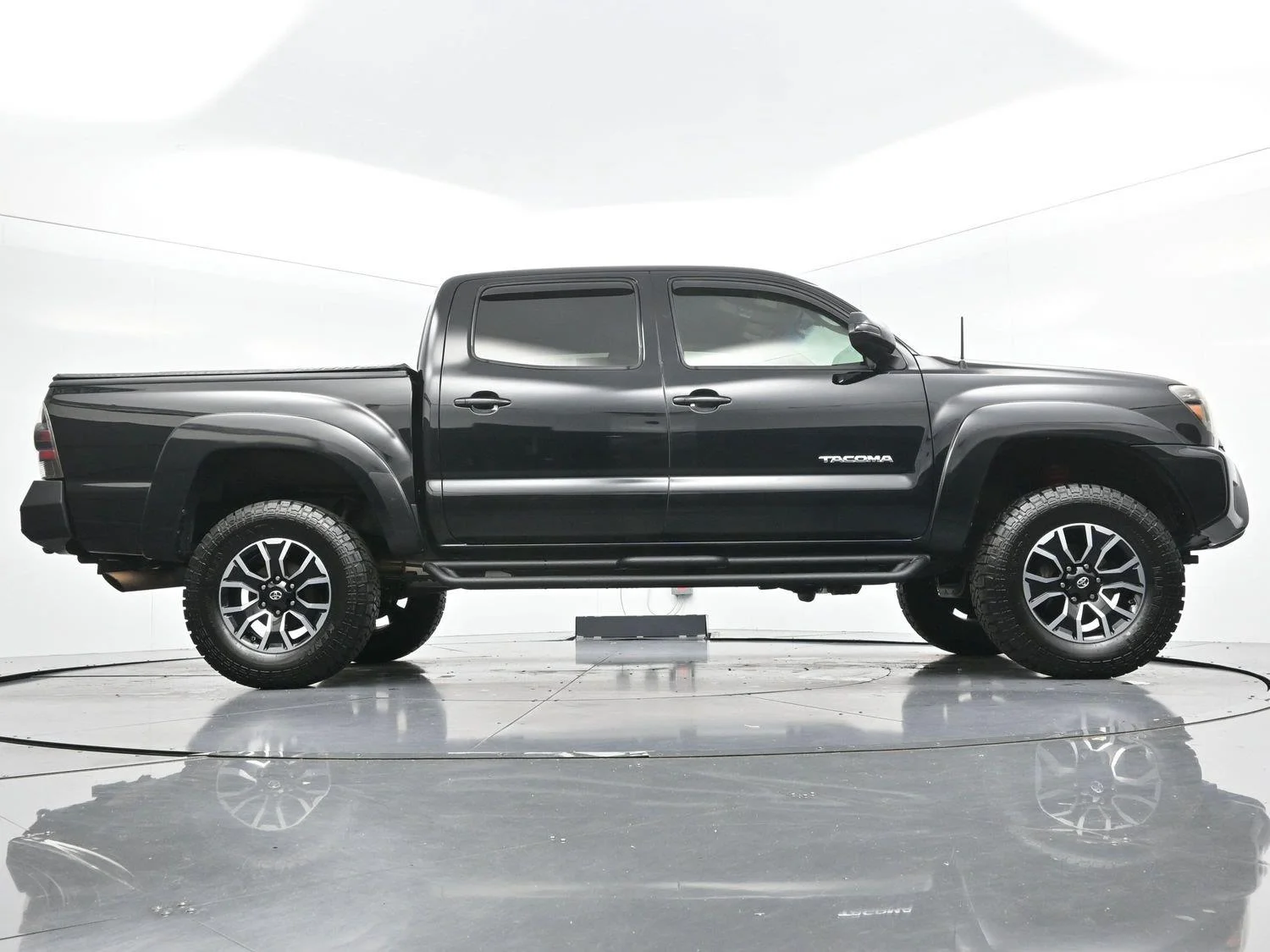 Used 2014 Black Toyota 4WD Double Cab V6 MT (Natl) image 49