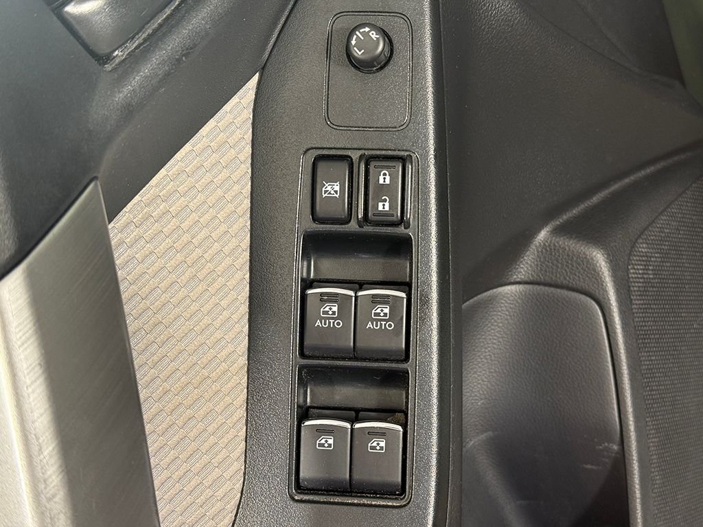 Used 2018 Green Subaru 2.5i Premium image 33