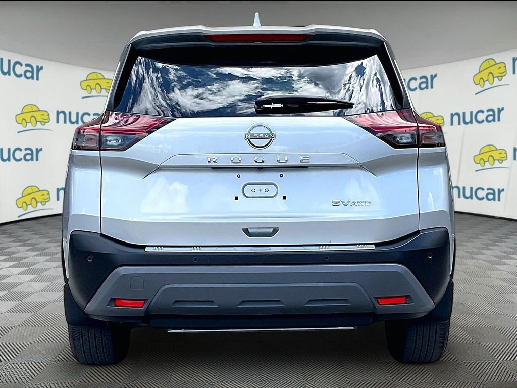 Used 2023 Silver Nissan SV image 5