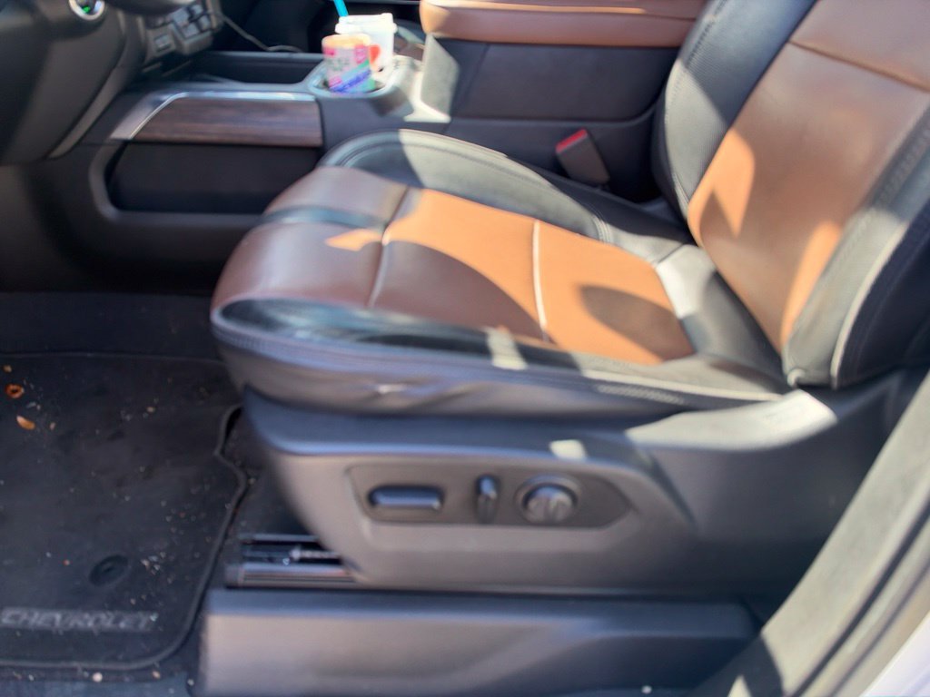 Used 2020 Beige Chevrolet High Country image 13