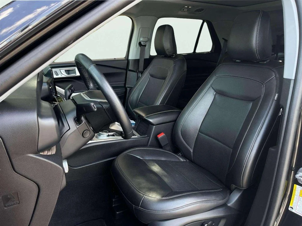 Used 2023 Agate Black Metallic Ford Limited image 22
