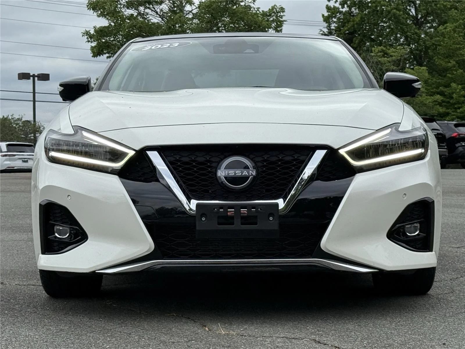 Used 2023 Pearl White Tricoat Nissan Platinum image 29