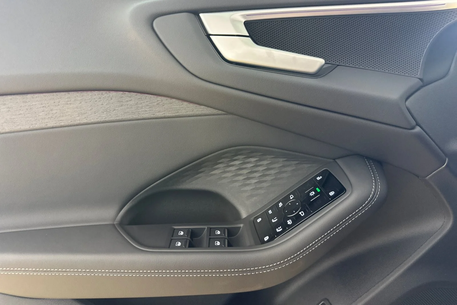 New 2026 Daytona Gray Pearl Effect Audi Premium 2.0 TFSI quattro image 10
