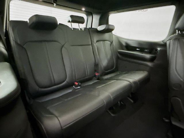 New 2026 Steel Blue Exterior Paint Jeep Summit Obsidian image 29