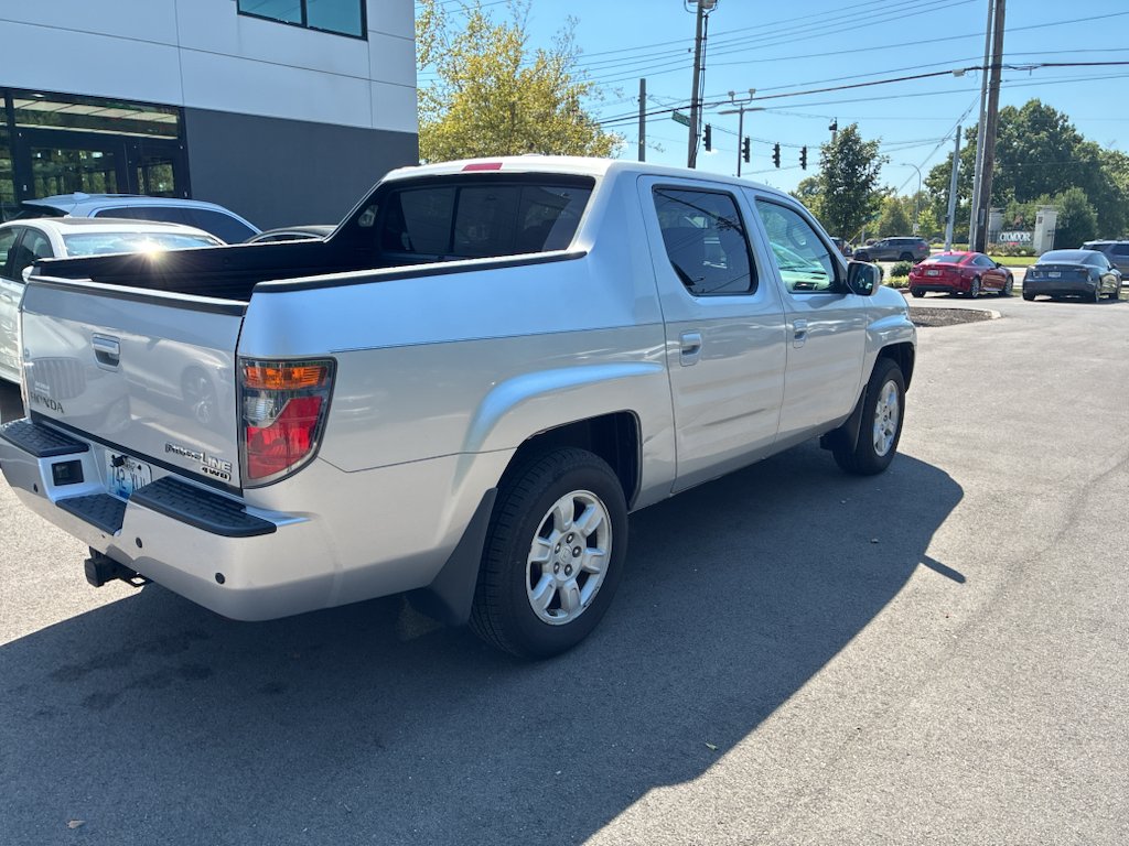 Used 2006 Billet Silver Metallic Honda RTL image 4