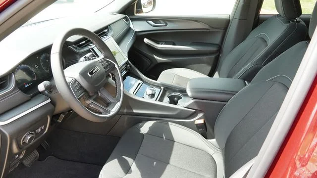 New 2026 Velvet Red Pearlcoat Jeep Laredo image 18