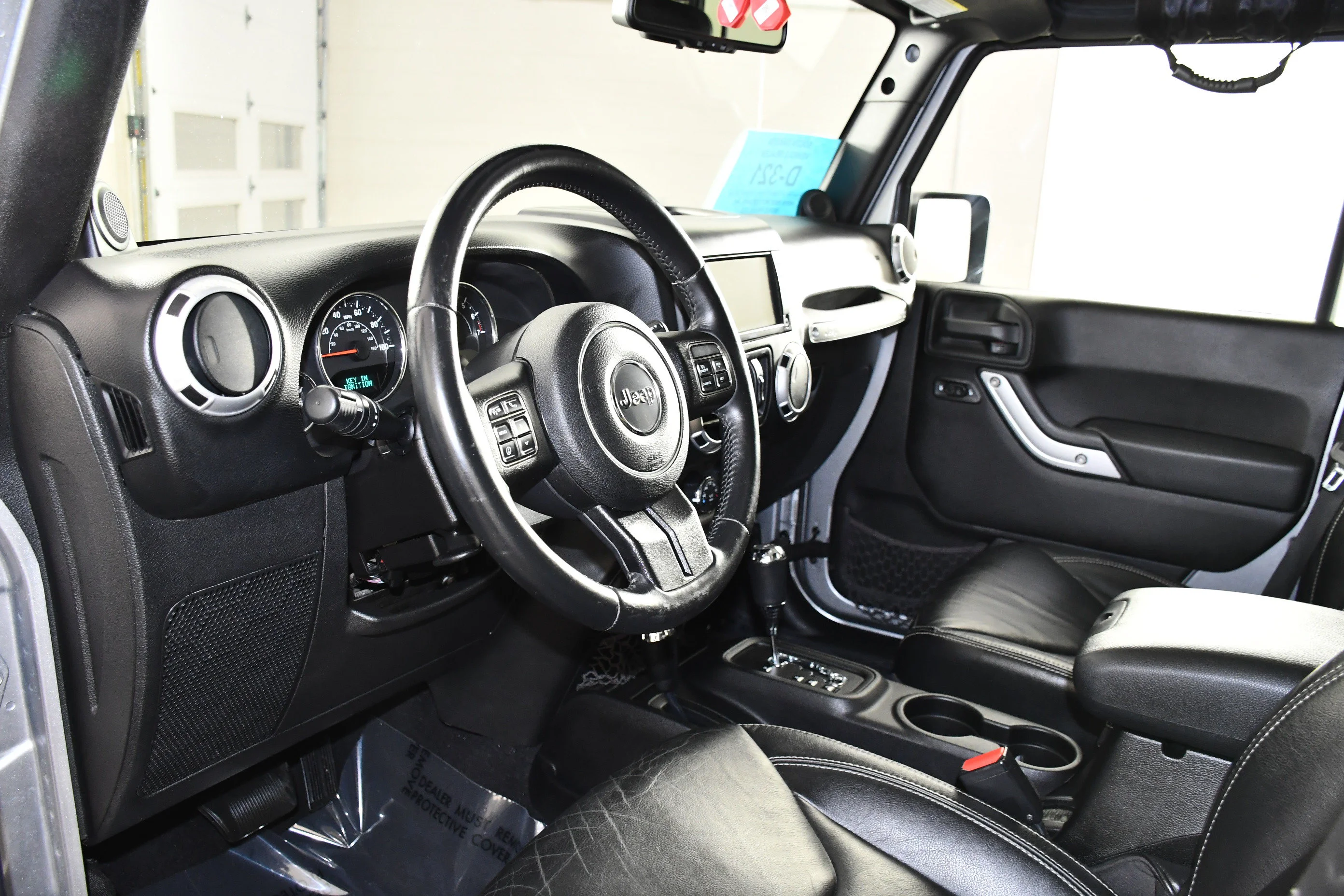 Used 2013 Billet Silver Metallic Jeep Sahara image 2